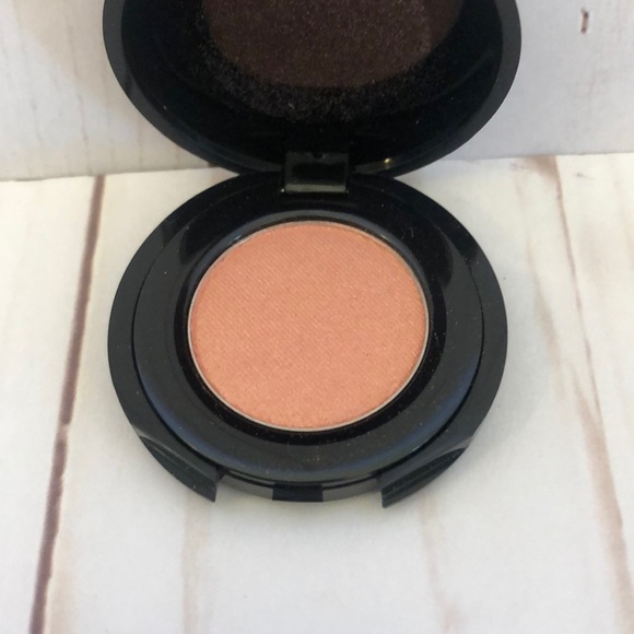 Glo Minerals eye shadow - Picture 2 of 3